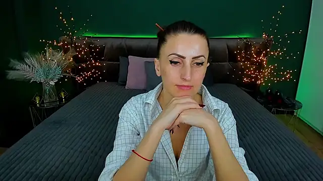 Snapshot of Rebecca_Diamond chatting on February 6, 2025, 3:52 pm Rebecca Diamond online show from February 6, 2025, 3:52 pm