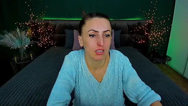 Snapshot of Rebecca_Diamond chatting on February 11, 2025, 6:40 am Rebecca Diamond online show from February 11, 2025, 6:40 am