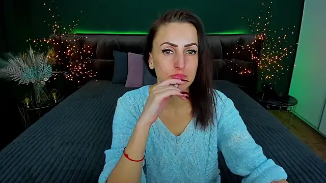 Snapshot of Rebecca_Diamond chatting on February 11, 2025, 9:42 am Rebecca Diamond online show from February 11, 2025, 9:42 am