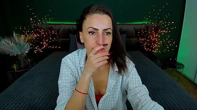 Snapshot of Rebecca_Diamond chatting on February 12, 2025, 12:55 pm Rebecca Diamond online show from February 12, 2025, 12:55 pm