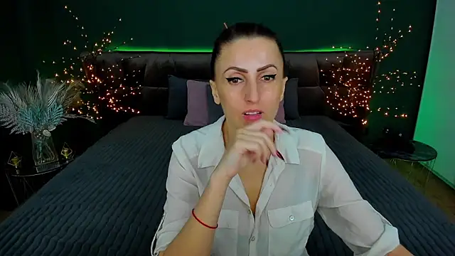 Snapshot of Rebecca_Diamond chatting on February 13, 2025, 10:55 am Rebecca Diamond online show from February 13, 2025, 10:55 am