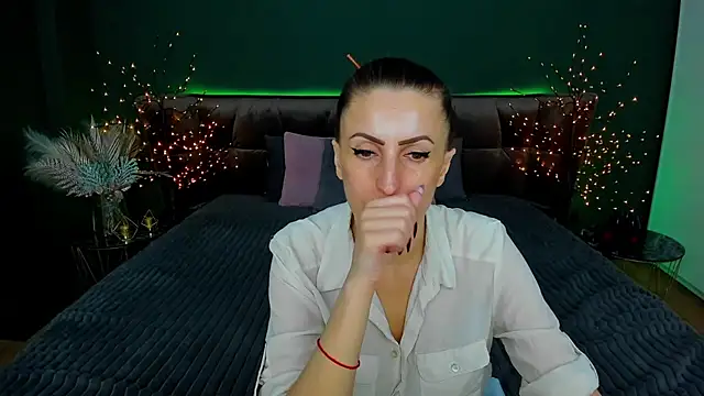 Snapshot of Rebecca_Diamond chatting on February 17, 2025, 9:35 am Rebecca Diamond online show from February 17, 2025, 9:35 am