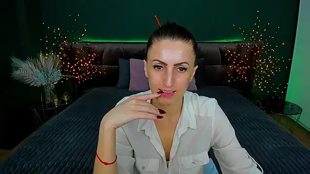 Snapshot of Rebecca_Diamond chatting on February 17, 2025, 3:42 pm Rebecca Diamond online show from February 17, 2025, 3:42 pm