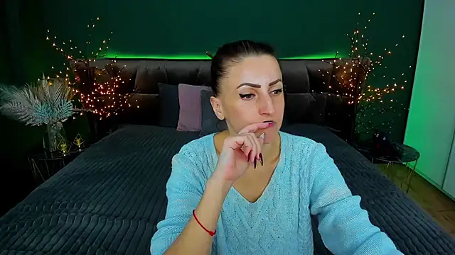 Snapshot of Rebecca_Diamond chatting on February 19, 2025, 9:50 am Rebecca Diamond online show from February 19, 2025, 9:50 am