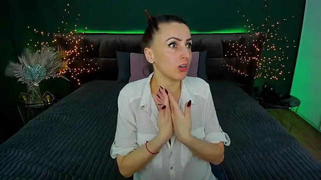 Snapshot of Rebecca_Diamond chatting on February 26, 2025, 6:37 am Rebecca Diamond online show from February 26, 2025, 6:37 am