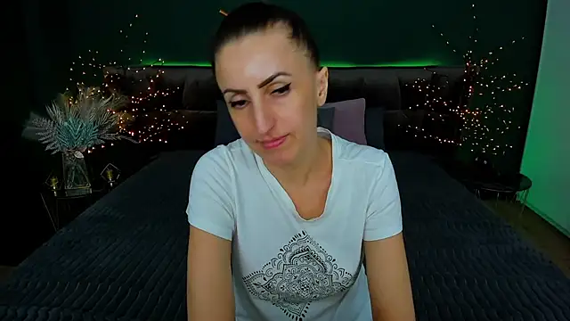 Snapshot of Rebecca_Diamond chatting on February 27, 2025, 3:37 pm Rebecca Diamond online show from February 27, 2025, 3:37 pm