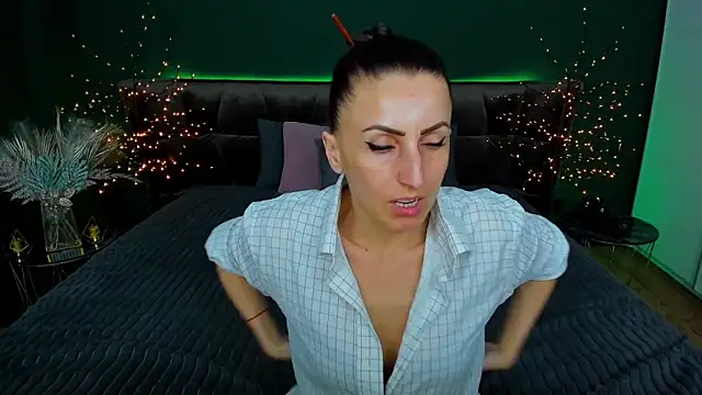 Snapshot of Rebecca_Diamond chatting on March 10, 2025, 3:52 pm Rebecca Diamond online show from March 10, 2025, 3:52 pm