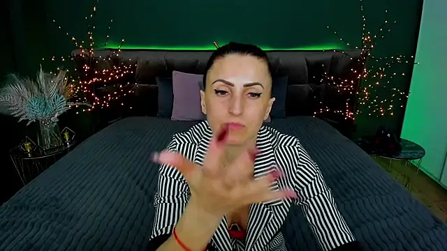 Snapshot of Rebecca_Diamond chatting on March 16, 2025, 3:39 pm Rebecca Diamond online show from March 16, 2025, 3:39 pm