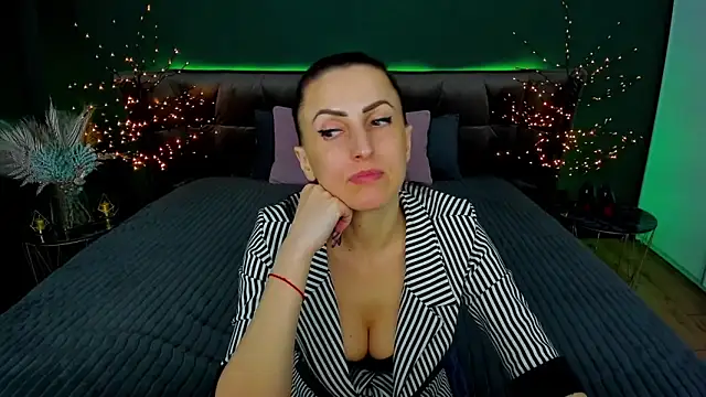 Snapshot of Rebecca_Diamond chatting on March 18, 2025, 3:53 pm Rebecca Diamond online show from March 18, 2025, 3:53 pm