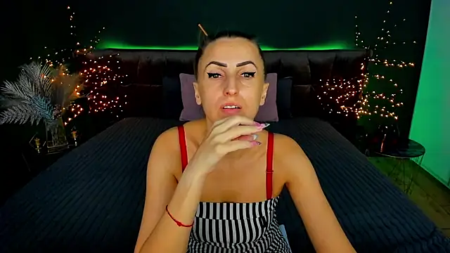 Snapshot of Rebecca_Diamond chatting on September 18, 2025, 5:20 am Rebecca Diamond online show from September 18, 2025, 5:20 am