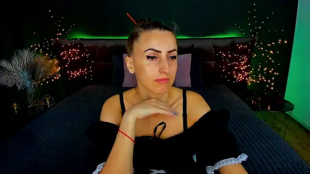 Snapshot of Rebecca_Diamond chatting on September 23, 2025, 5:43 am Rebecca Diamond online show from September 23, 2025, 5:43 am