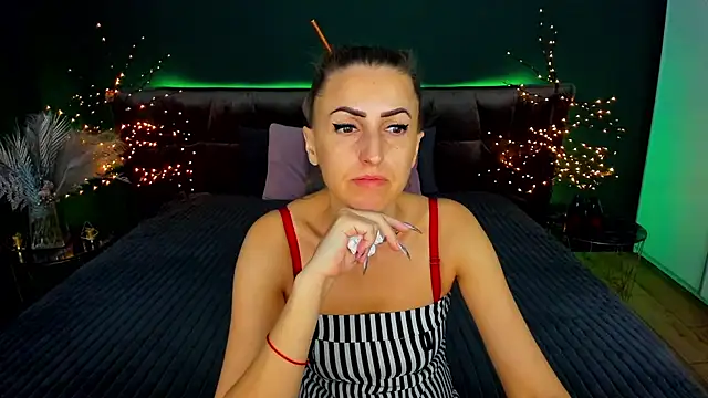 Snapshot of Rebecca_Diamond chatting on September 25, 2025, 5:44 am Rebecca Diamond online show from September 25, 2025, 5:44 am