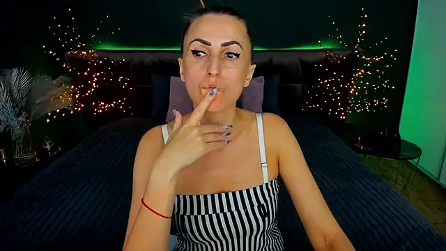 Snapshot of Rebecca_Diamond chatting on September 27, 2025, 11:59 am Rebecca Diamond online show from September 27, 2025, 11:59 am