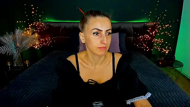 Snapshot of Rebecca_Diamond chatting on October 2, 2025, 5:14 am Rebecca Diamond online show from October 2, 2025, 5:14 am