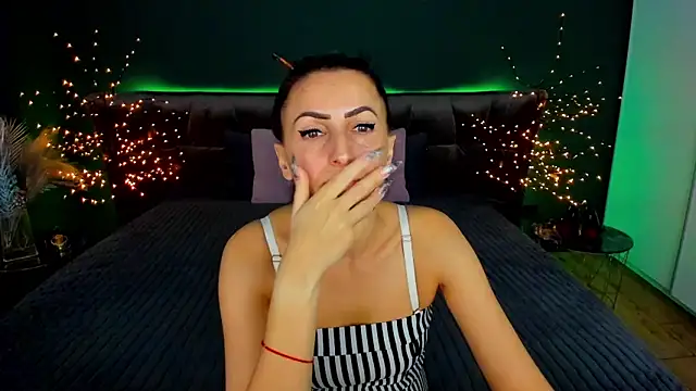 Snapshot of Rebecca_Diamond chatting on October 5, 2025, 5:39 am Rebecca Diamond online show from October 5, 2025, 5:39 am