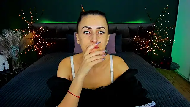 Snapshot of Rebecca_Diamond chatting on November 13, 2025, 7:40 am Rebecca Diamond online show from November 13, 2025, 7:40 am