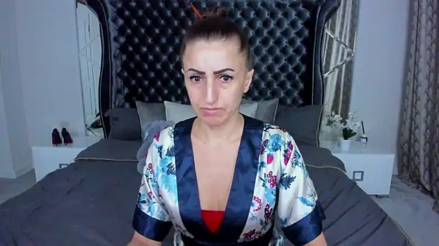 Snapshot of Rebecca_Diamond chatting on November 30, 2025, 6:06 am Rebecca Diamond online show from November 30, 2025, 6:06 am