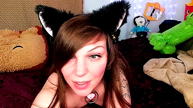 Snapshot of GamerGirlRoxyAndLee chatting on January 28, 2025, 1:08 am GamerGirlRoxyAndLee online show from January 28, 2025, 1:08 am