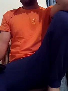 Snapshot of Rolandxxxr chatting on January 10, 2025, 10:25 pm Rolandxxxr online show from January 10, 2025, 10:25 pm