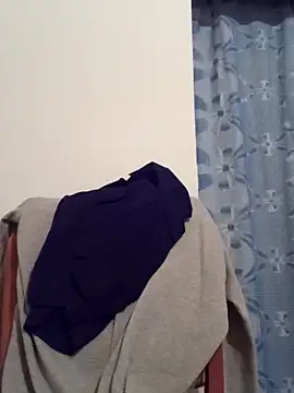 Snapshot of Rolandxxxr chatting on February 4, 2025, 5:12 pm Rolandxxxr online show from February 4, 2025, 5:12 pm