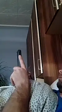 Snapshot of Rolandxxxr chatting on February 19, 2025, 9:17 am Rolandxxxr online show from February 19, 2025, 9:17 am