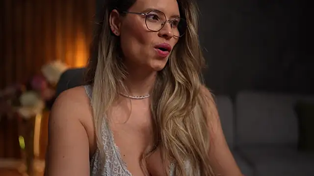 BrandyWhite online show from November 18, 2025, 5:23 am