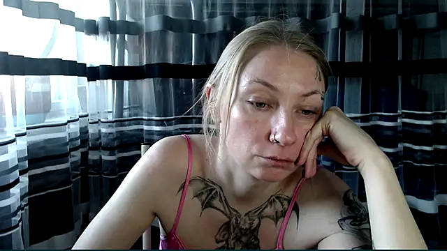 Snapshot of cold_lollipop chatting on November 14, 2025, 7:18 am cold lollipop online show from November 14, 2025, 7:18 am