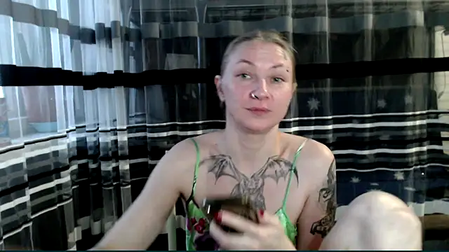 Snapshot of cold_lollipop chatting on November 21, 2025, 6:34 am cold lollipop online show from November 21, 2025, 6:34 am