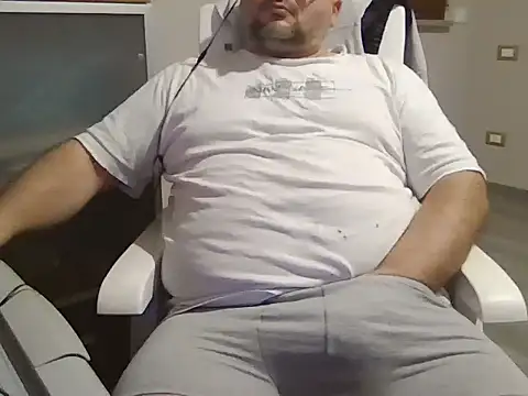 iron boy80 online show from November 14, 2025, 11:46 pm