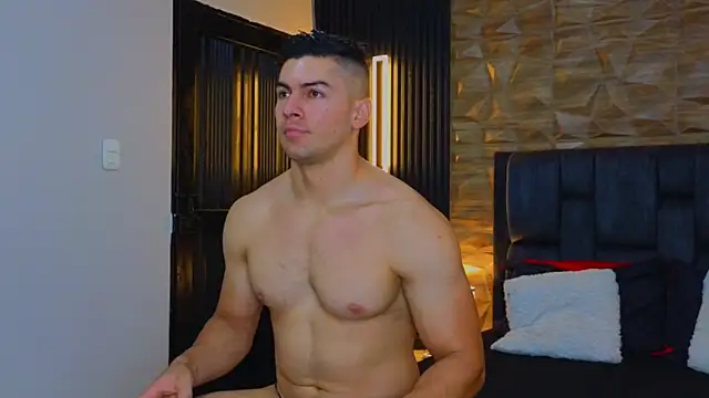 FelipeAndMarcello3 online show from February 14, 2025, 7:33 pm