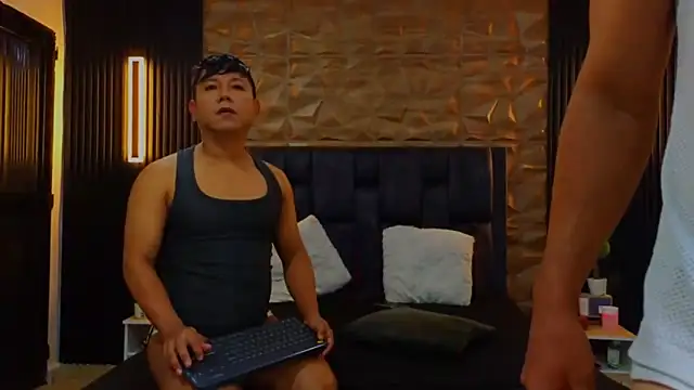 FelipeAndMarcello3 online show from February 18, 2025, 2:16 pm