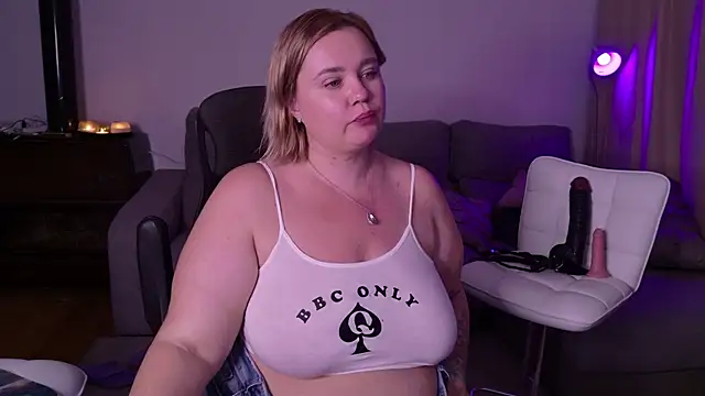 Snapshot of MargotGrey chatting on March 8, 2025, 9:51 pm MargotGrey online show from March 8, 2025, 9:51 pm