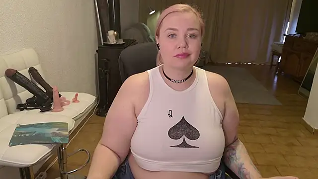 Snapshot of MargotGrey chatting on November 30, 2025, 11:36 am MargotGrey online show from November 30, 2025, 11:36 am