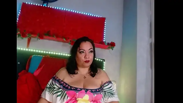 Snapshot of -helen chatting on December 10, 2024, 6:28 pm -helen online show from December 10, 2024, 6:28 pm