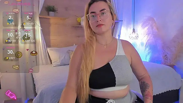 halaaa 1 online show from February 3, 2025, 7:21 pm