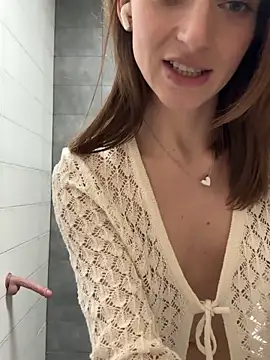 Snapshot of -AngelAri- chatting on February 23, 2025, 12:19 am -AngelAri- online show from February 23, 2025, 12:19 am