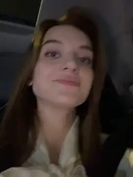 Snapshot of -AngelAri- chatting on March 1, 2025, 12:28 am -AngelAri- online show from March 1, 2025, 12:28 am