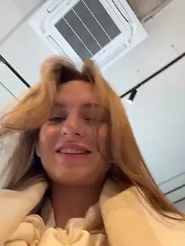 Snapshot of -AngelAri- chatting on March 2, 2025, 9:10 am -AngelAri- online show from March 2, 2025, 9:10 am