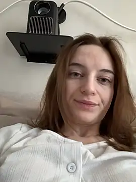 Snapshot of -AngelAri- chatting on March 15, 2025, 10:57 am -AngelAri- online show from March 15, 2025, 10:57 am