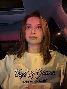 Snapshot of -AngelAri- chatting on March 19, 2025, 9:05 pm -AngelAri- online show from March 19, 2025, 9:05 pm