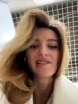 Snapshot of -AngelAri- chatting on October 16, 2025, 6:09 pm -AngelAri- online show from October 16, 2025, 6:09 pm