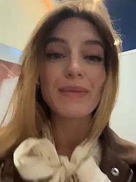 Snapshot of -AngelAri- chatting on October 24, 2025, 9:06 am -AngelAri- online show from October 24, 2025, 9:06 am