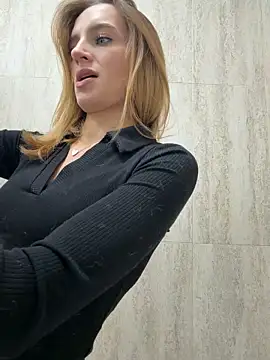 Snapshot of -AngelAri- chatting on October 29, 2025, 6:09 pm -AngelAri- online show from October 29, 2025, 6:09 pm