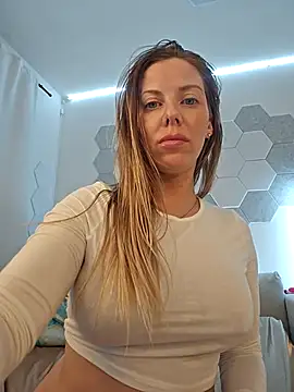 novaforyou1 online show from March 6, 2025, 9:03 am