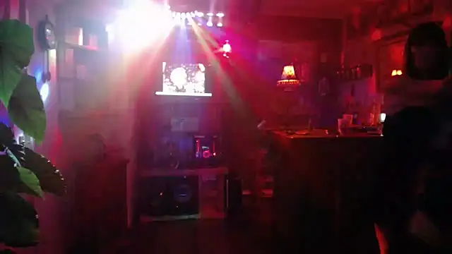 Snapshot of COUPLE4VOYEUR01 chatting on December 13, 2025, 8:04 pm COUPLE4VOYEUR01 online show from December 13, 2025, 8:04 pm