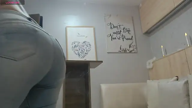 AlishaPalmer online show from December 10, 2024, 12:49 pm