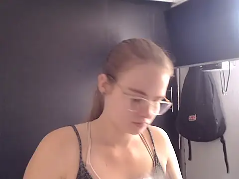 HellenMiyer1111 online show from January 16, 2025, 6:59 pm