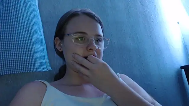 HellenMiyer1111 online show from February 17, 2025, 2:20 am