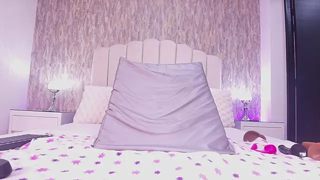 Snapshot of raven_lilith_ chatting on November 12, 2025, 3:18 am raven lilith online show from November 12, 2025, 3:18 am