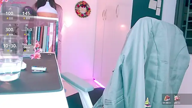 Snapshot of Shyn__ chatting on January 10, 2025, 4:30 pm Shyn online show from January 10, 2025, 4:30 pm